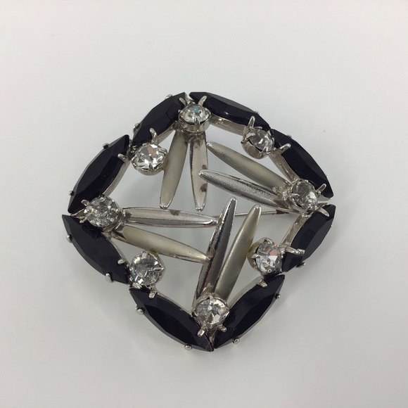 Vintage Rhinestone Brooch - Picture 2 of 13
